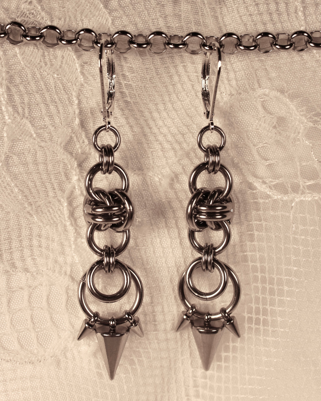 Vasati - Chainmail Earrings