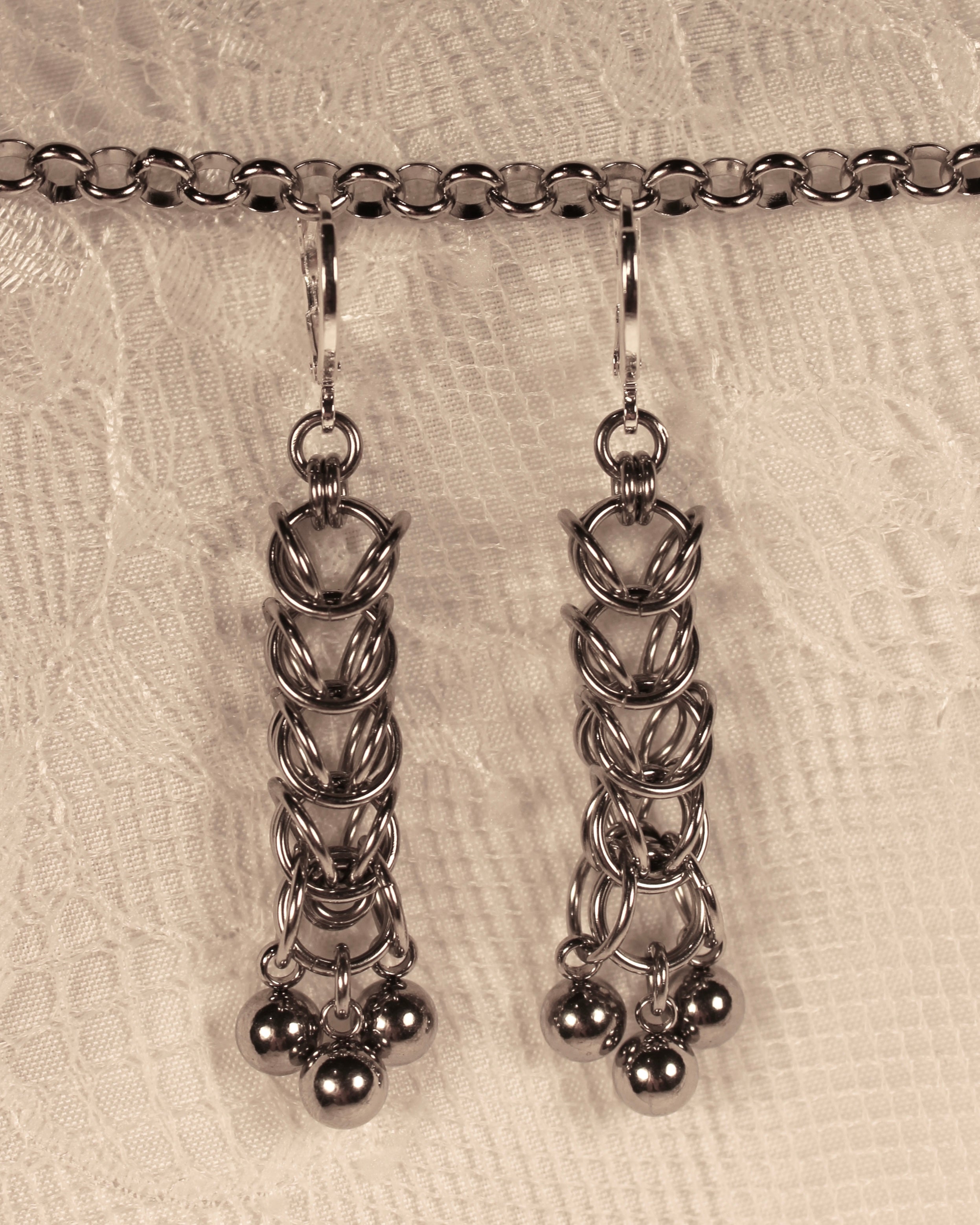 Llorna - Chainmail Earrings