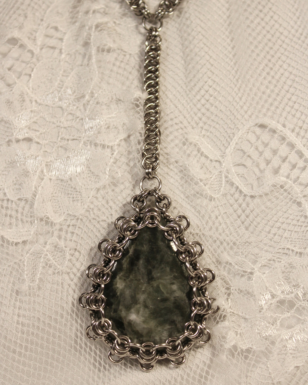 Osonia - Chainmail Necklace
