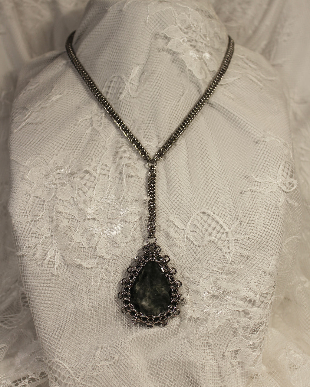 Osonia - Chainmail Necklace