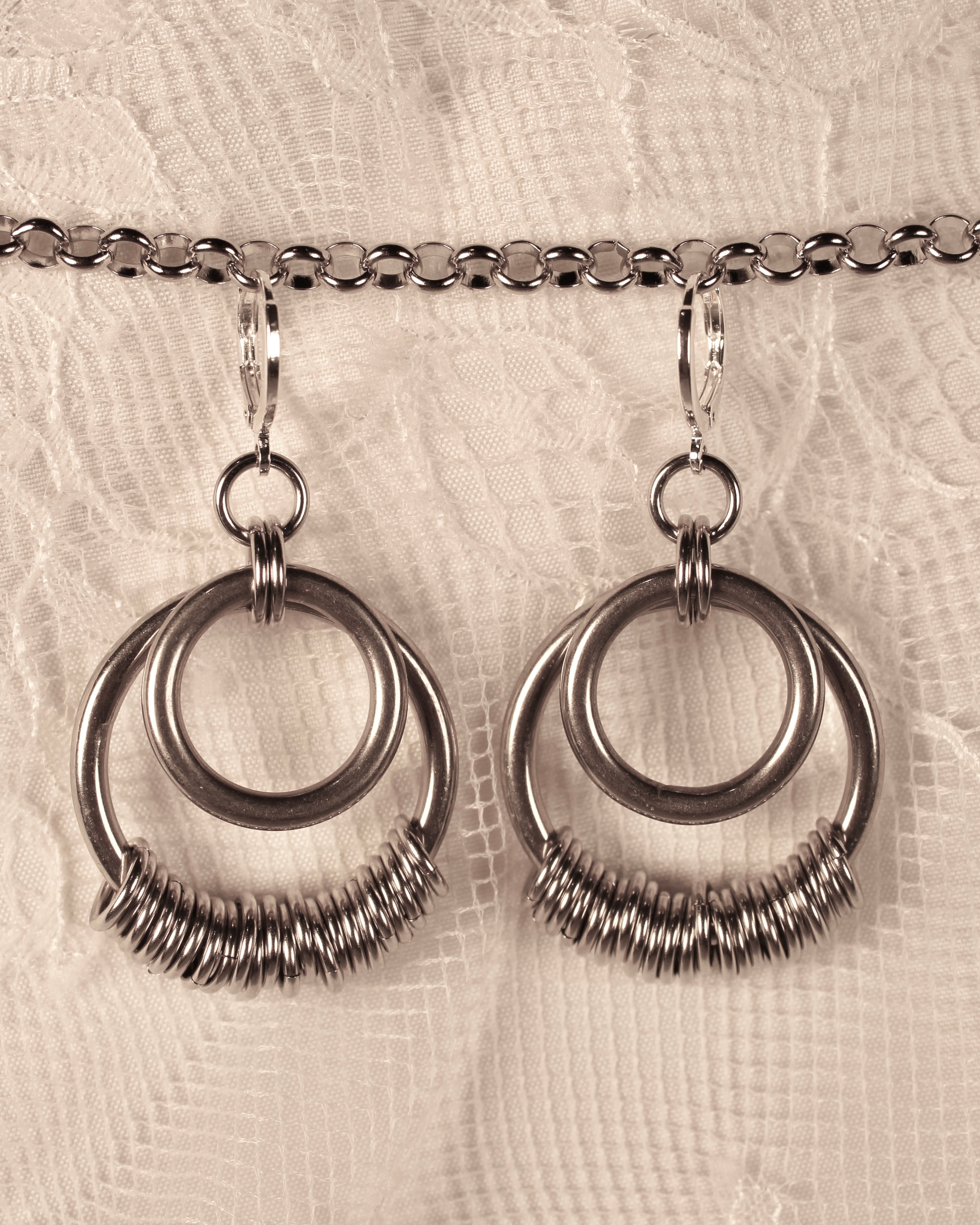 Velatha - Chainmail Earrings