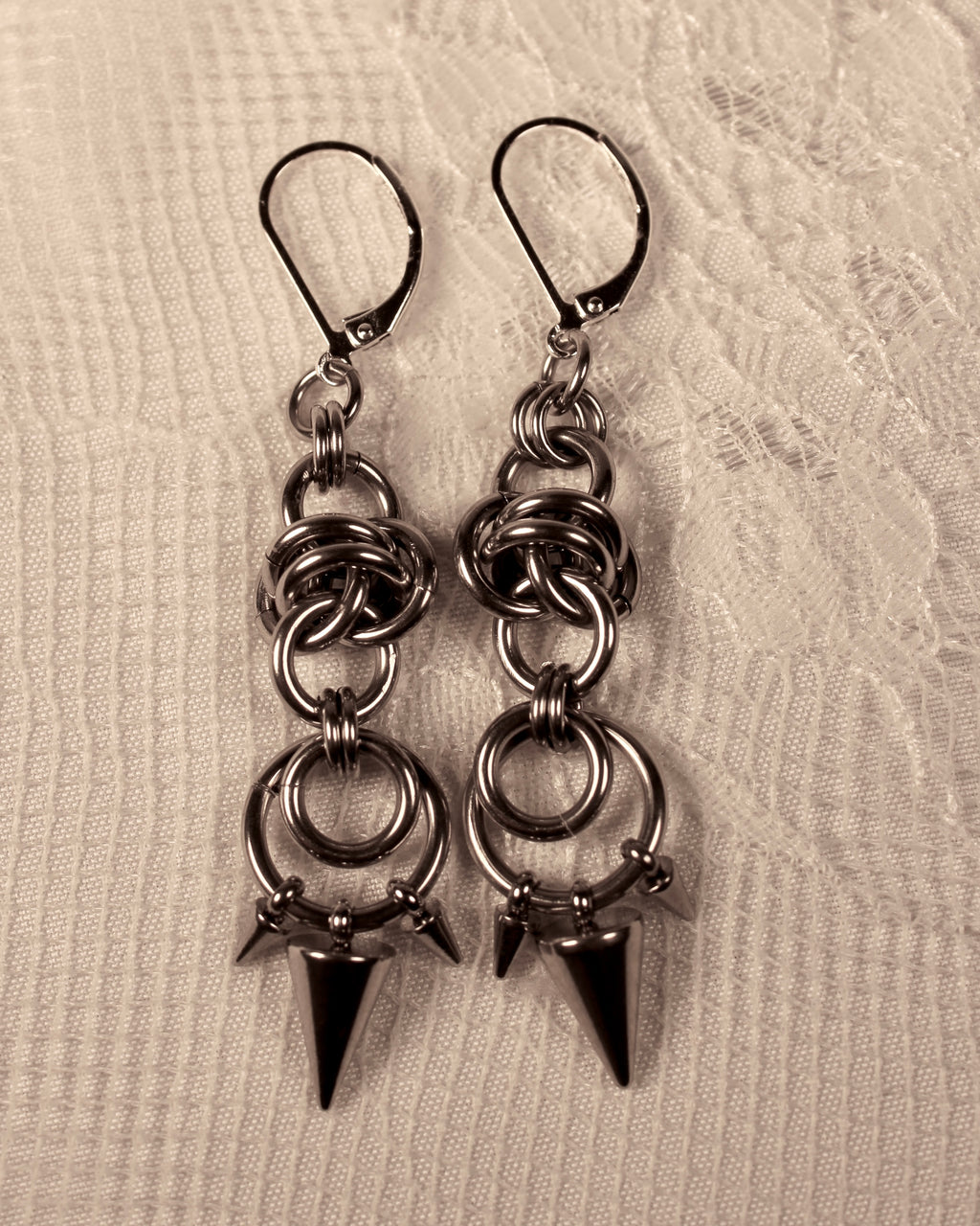 Vasati - Chainmail Earrings